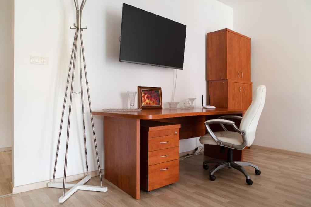 Great Tourist And Business Apartament *